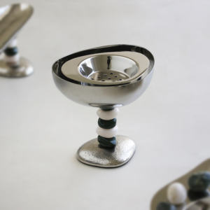 เตาเผาเครื่องหอมโลหะรูปทรงหินเซนแบบขายส่ง เตาเผาเครื่องหอมสแตนเลสทรงก้อนกรวดสุดหรู สำหรับตกแต่งบ้านและสำนักงานสมัยใหม่ - Product Image 1