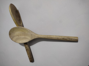 BINSADIQ CRAFTS Grande cuillère de cuisine de luxe faite à la main en bois de manguier, résistante à la chaleur, écologique, en bois naturel, facile à nettoyer - Product Image 4