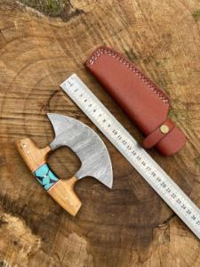 Cuchillo ULU de Alaska hecho en acero de Damasco con funda de cuero, ideal para picar y cortar. - Product Image 4