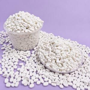 Meilleur prix, produit phare : Granulés de carbonate de calcium (masterbatch) en forme de remplissage, couleur blanc naturel, matière première pour bidons. - Product Image 1