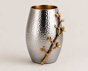 Jarrón de Metal Martillado de Lujo, Jarrón Decorativo Plateado, Jarrón con Diseño de Rama Dorada, Jarrón de Metal para Flores, Jarrón de Metal Hecho a Mano, Jarrón para Centro de Mesa - Product Image 1