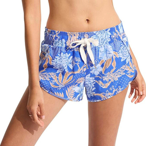 Shorts para Mujer con Estampado de Flores, Shorts Sublimados con Diseño Personalizado, Shorts de Playa de Alta Calidad, Ropa Deportiva Personalizable - Product Image 1