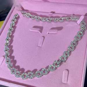 สร้อยคอผู้ชายแบบ Cuban Link ขนาด 15 มม. ชุบโรเดียม เงินแท้ S925 ประดับเพชรโมอิสซาไนต์ GRA  ผ่านการทดสอบเพชร  ดีไซน์แบบอินฟินิตี้ - Product Image 4