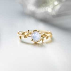 แหวนใบไม้มูนสโตนธรรมชาติ แหวนเพชรพลอยสำหรับหมั้น แหวนเงินแท้ 925 ชุบทอง 14K เครื่องประดับชั้นดี ของขวัญสำหรับเธอ - Product Image 6