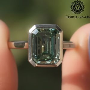 Bague Éternité Classique pour Femme Charm_Jewells en Argent Plaqué Or 3 GM Certifiée IGI avec Moissanite Taille Coussin et Sertissage à Griffes - Product Image 3