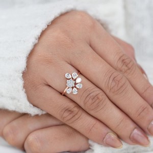 Anillo de Moissanita Brillante con Corte Pera y Redondo en Racimo Floral para Mujer, Plata 925 con Rodio, Regalo Sorpresa para Novias y Amantes - Product Image 3