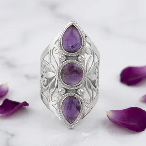 Anillo de Plata de Ley 925 con Tres Piedras de Amatista Vintage, Diseño Intrincado de Filigrana, Joyería Artesanal con Piedras Preciosas - Product Image 4