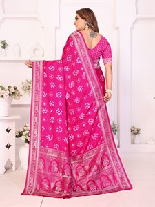 Sari Tradicional de Seda Dola Premium con Borde Étnico de Diseño, Pallu con Tejido Rico y Blusa, Venta al por Mayor - Product Image 4