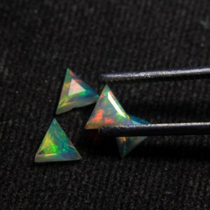 โอปอลธรรมชาติทรงสามเหลี่ยมเจียระไนสำหรับทำเครื่องประดับ - Product Image 5