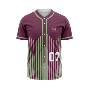 เสื้อเจอร์ซีย์ผู้ชายแบบสั่งทำพิเศษ สีแดงเลือดหมู ลายทาง พิมพ์ลายแบบซับลิเมชั่น คอกลม แขนสั้น ระบายเหงื่อได้ดี สำหรับทีมซอฟต์บอล - Product Image 1