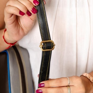 Bolso cruzado de punto de bota de cuero de ante genuino tostado Vintage para mujer, bolso de diseñador con grabado láser individual, portátil de invierno - Product Image 5