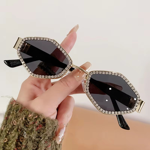 2025 Trendy Hot Sale Fashion Metal Retro Oval Designer Diamond UV400 <b>Sunglasses</b> Men Custom logo Outdoor <b>Sunglasses</b> Women - Product Image 4