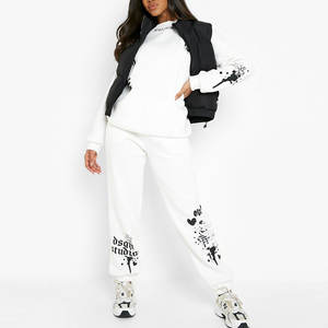 Conjunto Deportivo de Dos Piezas Perfecto y Minimalista para Mujer, Estilo Urbano Informal, Conjunto Deportivo para Mujer - Product Image 3