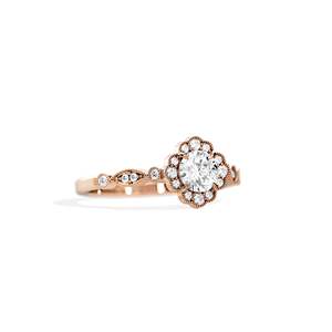 Anillo de Compromiso de Oro de 14k con Diamantes para Mujer, Corte Brillante Redondo, Engaste de Bisel, Estilo Floral - Product Image 4