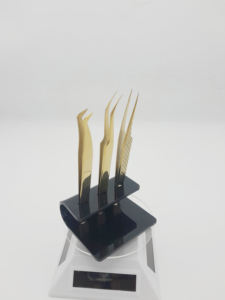 Kit de Pinzas Profesionales para Extensión de Pestañas de 3 Piezas con Acabado Espejo en Oro Rosa Premium, Pinza Recta de Aislamiento y Pinza Curva de 45 Grados - Product Image 2