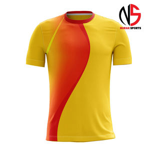 ชุดฟุตบอลน้ำหนักเบาพิมพ์โลโก้แบบกำหนดเองคุณภาพสูงระดับมืออาชีพ วัสดุโพลีเอสเตอร์ ดีไซน์ใหม่ ชุดฟุตบอลปี 2026 - Product Image 3