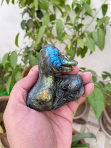 Figurine de dinosaure en labradorite |   Sculpture d'animal en cristal sculptée à la main pour collectionneurs et détaillants de cadeaux - Product Image 2
