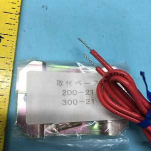 Vanne solénoïde KOGANEI 200-4E1 200-4E1-21-DC24V - Équipements et pièces semi-conductrices d'occasion fiables à l'échelle mondiale - Product Image 2