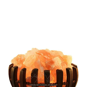 ตะกร้าลวดแบนหิมาลัยธรรมชาติทำด้วยมือตะเกียงเกลือพร้อมก้อนเกลือบนฐานไม้จากปากีสถาน - Product Image 4