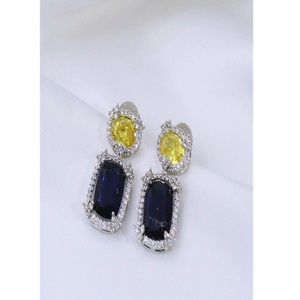 Aretes Largos de Moda con Circonitas Plateadas en Plata de Ley de Alta Calidad, Ideales para Fiestas y Eventos Nocturnos, Colección de Moda - Product Image 1