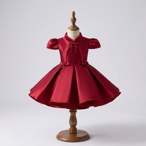 Robe de princesse chinoise de luxe en satin rouge uni pour filles, inspirée du Cheongsam, robe de demoiselle d'honneur, longueur genou, manches bouffantes, style chinois - Product Image 1