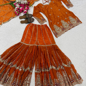 Conjunto de Sharara con Top de Tela Gruesa y Bordado de Lentejuelas de 5mm, Completamente Cosido, con Dupatta, Precio al por Mayor por Royal Export - Product Image 5