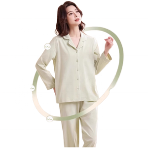Vêtements de nuit pour femmes en coton à manches longues et boutons sur le devant - Product Image 1