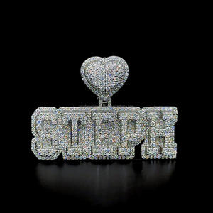 Pendentif personnalisé en forme de cœur en diamant Moissanite VVS de taille ronde avec nom brillant en 3D glacé avec style Hip Hop pour les fêtes - Product Image 5