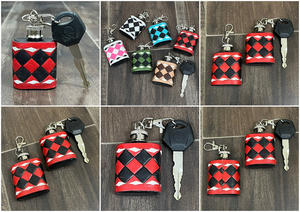 Porte-clés mini flacon à liqueur en cuir fait main 2026, nouveau design à carreaux, en cuir véritable, accessoire promotionnel pour l'Expo de Mars - Product Image 3