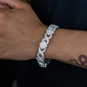 Bracelet de luxe plaqué or rose avec diamants, maillons géométriques micro-pavés, taille brillant rond, pour femme, usage quotidien - Product Image 1