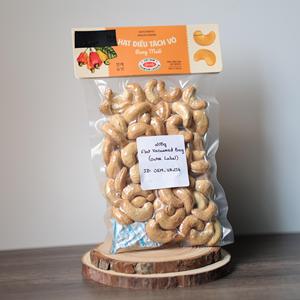 200g Flat Vacuumed Bag OEM Vietnam Specialty Premium Roasted Skinless Cashew <b>Nuts</b> ISO Certified Custom Grade - Product Image 3