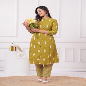 Elegante Conjunto de Kurti y Pantalón de Algodón para Mujer |   Conjunto de Kurta de Corte Recto con Estampado Verde - Product Image 1
