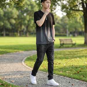T-shirt à manches courtes pour homme, couleur dégradée, col rond, coupe classique, tricoté avec logo au bas du bas du tissu - Product Image 6