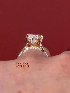 Anillo de Compromiso Solitario Clásico con Corte de Pera en Oro Amarillo, Anillo de Promesa Minimalista Hecho a Mano, Joyería Fina para Bodas y Aniversarios - Product Image 5