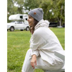 Bonnet à revers Theta-Stitch Koala gris, conçu et fabriqué aux États-Unis (brevet en instance), accessoire de sport d'hiver - Product Image 2