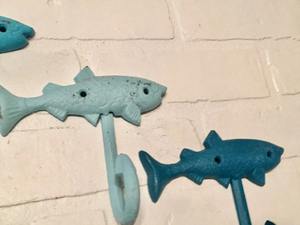 Gancho de pared con forma de pez dorado, colgador de pared decorativo de metal para colgar toallas, llaves, bolsos y decoración de baño y hogar de estilo náutico - Product Image 4