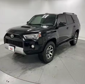 Nuevo SUV 4Runner Turbo FWD con interior de cuero oscuro, volante a la izquierda, transmisión automática y techo corredizo en venta. - Product Image 1