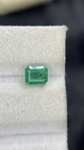 Émeraude naturelle certifiée du Zambie, taille octogonale, pierre à bon lustre, pierre précieuse non montée pour la création de bijoux, 0,96 carat - Product Image 6