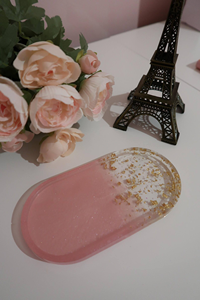 Plateau de service et décoratif en résine époxy rose fait main avec poignées dorées, style artisanal personnalisé, plateaux de rangement - Product Image 5