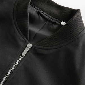 เสื้อแจ็คเก็ตบอมเบอร์ผู้ชายขายส่ง แขนยาว มีกระเป๋าข้าง เป็นมิตรกับสิ่งแวดล้อม กันลม มีโลโก้ด้านหน้า ผลิตจากไนลอนและโพลีเอสเตอร์ รับบริการ OEM - Product Image 6