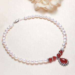 Vente en gros de petits accessoires, perles de riz et d'eau douce de Zhuji, pendentifs et colliers en agate, fournitures pour stands de bijoux - Product Image 3