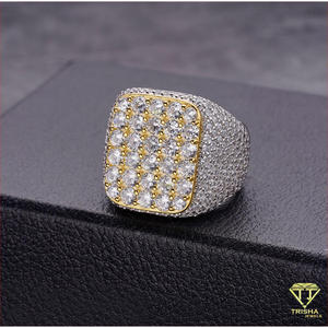Anillo Cuadrado Audaz de Plata de Ley 925 con Diamante Cultivado en Laboratorio y Detalles de Piedras Brillantes para Minoristas - Product Image 3