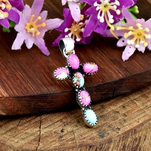 Pendentif Croix Chrétienne en Argent Sterling avec Pierre Turquoise Naturelle et Coton Doux, Cadeau Chrétien pour Femme, Collier Fin, Bijoux - Product Image 3