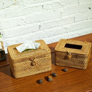 Boîte à mouchoirs en rotin, boîte décorative tissée pour serviettes en osier avec visage en pierre à motifs - Product Image 3