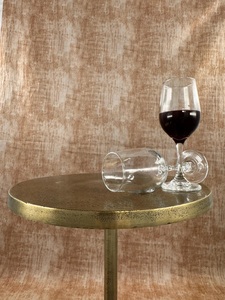 โต๊ะบาร์อะลูมิเนียมหล่อคุณภาพสูง หน้าโต๊ะกลมเรียบ ฐานทรงโดมเพรียวบาง มั่นคงแข็งแรง ดีไซน์หรูหราทันสมัย - Product Image 4