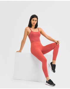 Soutien-gorge de sport blanc à maintien élevé, rembourré, grande taille, idéal pour l'entraînement et les activités sportives à fort impact, pour femmes à forte poitrine - Product Image 3