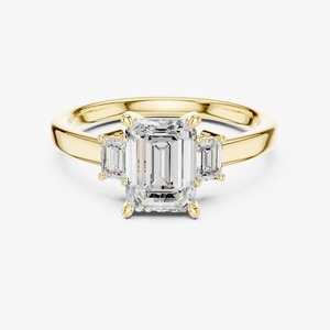 Bague de fiançailles à trois pierres en diamant de laboratoire taille émeraude 1,50 carat, or jaune 9K, vente en gros OEM, bijoux fins - Product Image 5