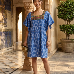 Vestido Mini Azul de Algodón Ikat para Mujer, con Bordado en el Pecho, Mangas con Volantes, Corte Holgado, Informal, para Uso Diario de Verano - Product Image 2