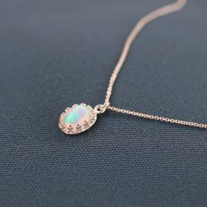 Delicado Collar con Colgante de Ópalo Welo de Corte Ovalado, Plata de Ley 925, Chapado en Oro Rosa, Joyería Minimalista y Elegante para Uso Diario, Regalo - Product Image 3