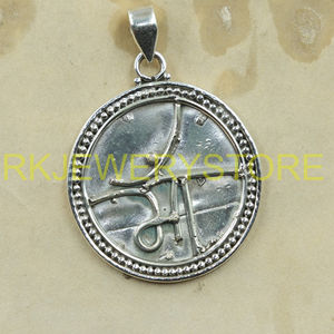 Colgante hecho a mano de plata de ley 925 con símbolo tribal abstracto, colgante redondo, joyería étnica minimalista, regalo para mujeres y hombres - Product Image 4